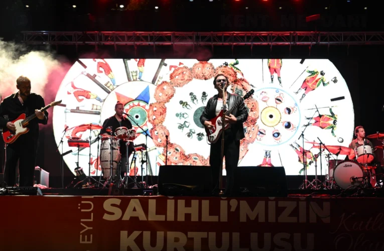 Manisa Salihli’de Adamlar’dan unutulmaz gece