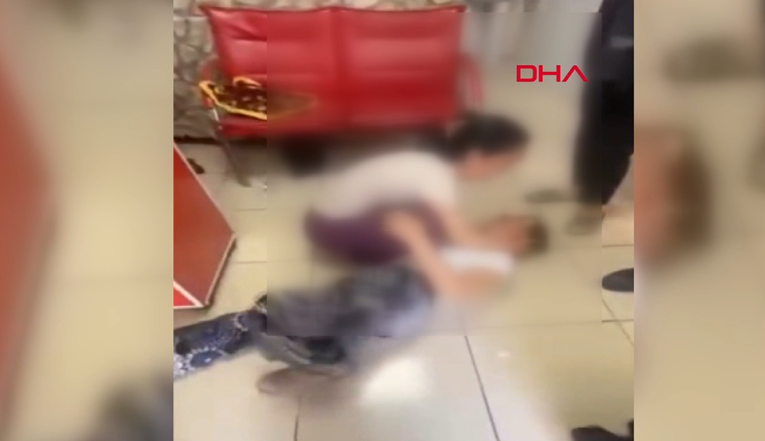 Mahallelinin yakaladığı hırsızların “epilepsi” oyunu tutmadı