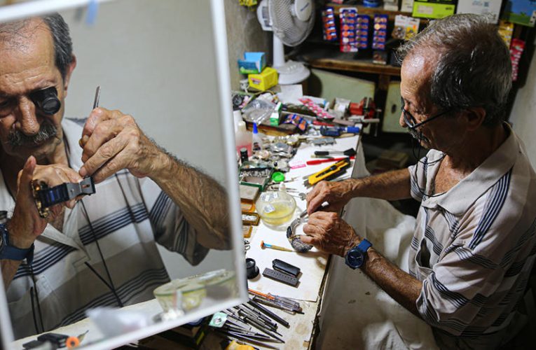 3 buçuk metrekareye 57 sene sığdırdı. 16 yaşından beri bu işi yapıyor