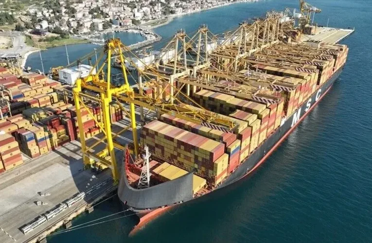 Asyaport’ta dev operasyon: 22 bin 896 TEU ile Türkiye rekoru