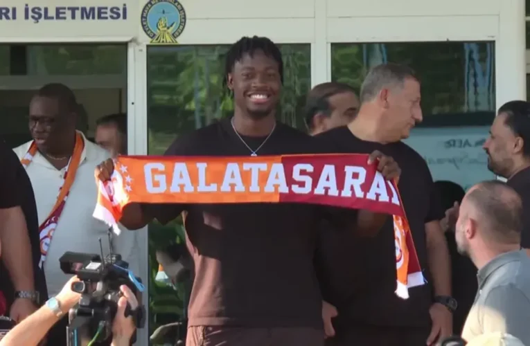 El Chadaille Bitshiabu, Galatasaray için İstanbul’a geldi