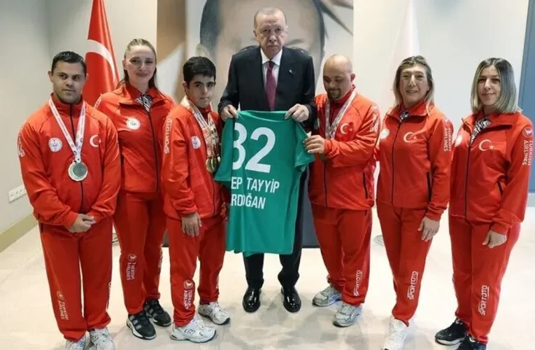 Cumhurbaşkanı Erdoğan, Özel Sporcularla Bir Araya Geldi