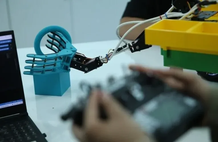 Dörtyol Öğrencilerinin Robot Projesi TEKNOFEST’te Birincilik Peşinde