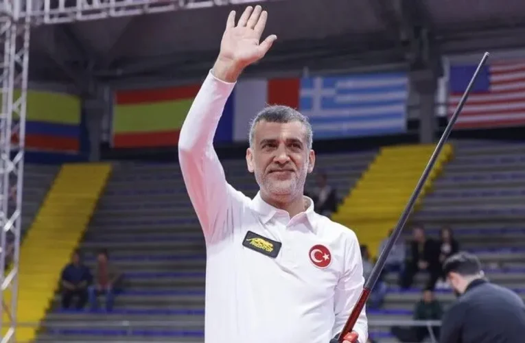Milli bilardocu Tayfun Taşdemir dünya üçüncüsü oldu!