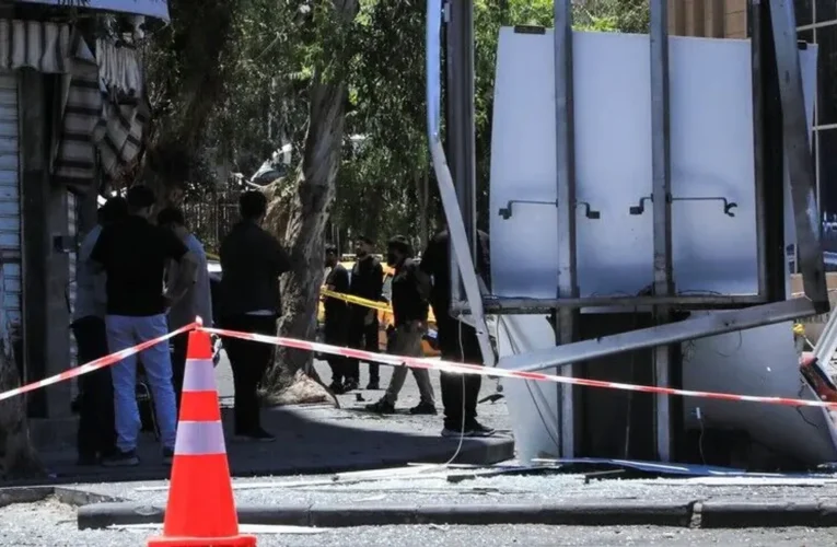Suriye’nin İdlib ilinde mühimmat yüklü aracın patlaması sonucu 5 kişi öldü