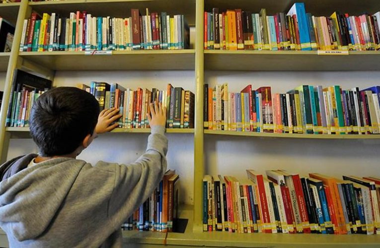 Kitap okuyana para ödülü verilecek. Hedef ekran bağımlılığını azaltmak
