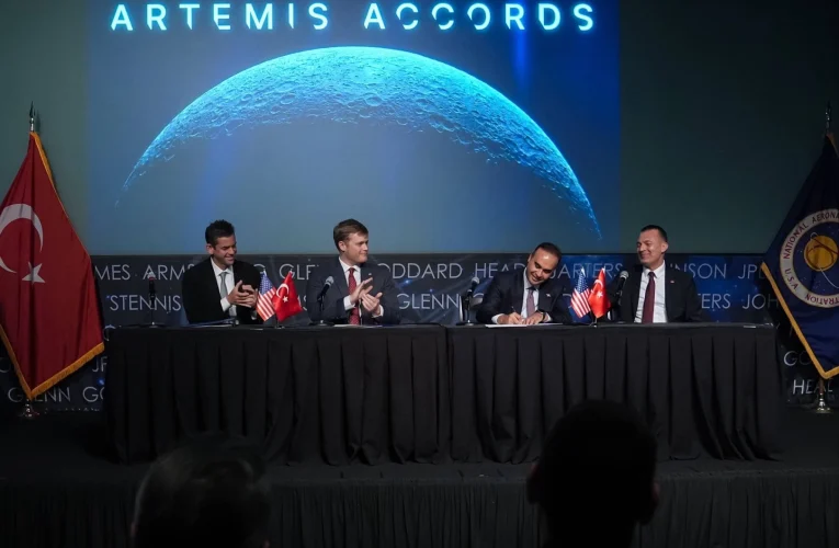 Türkiye’den uzayda tarihi adım… Artemis Mutabakatı’na imza atıldı
