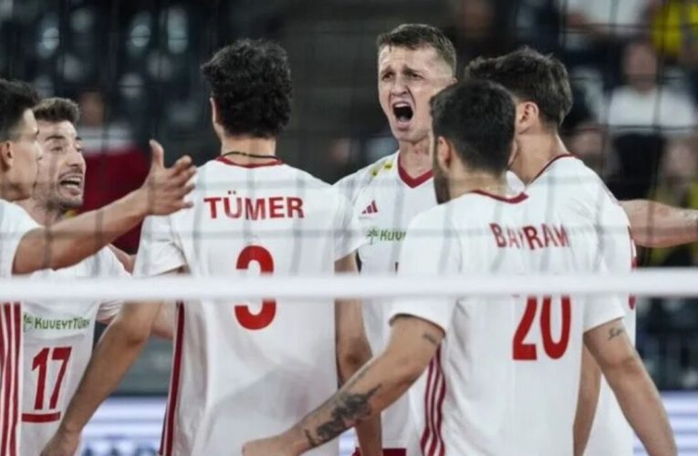 A Milli Erkek Voleybol Takımı, son 16 turu için Letonya karşısında