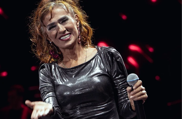 Yıldız Tilbe, Ataköy Marina Açık Hava Sahnesi’nin perdesini açtı!